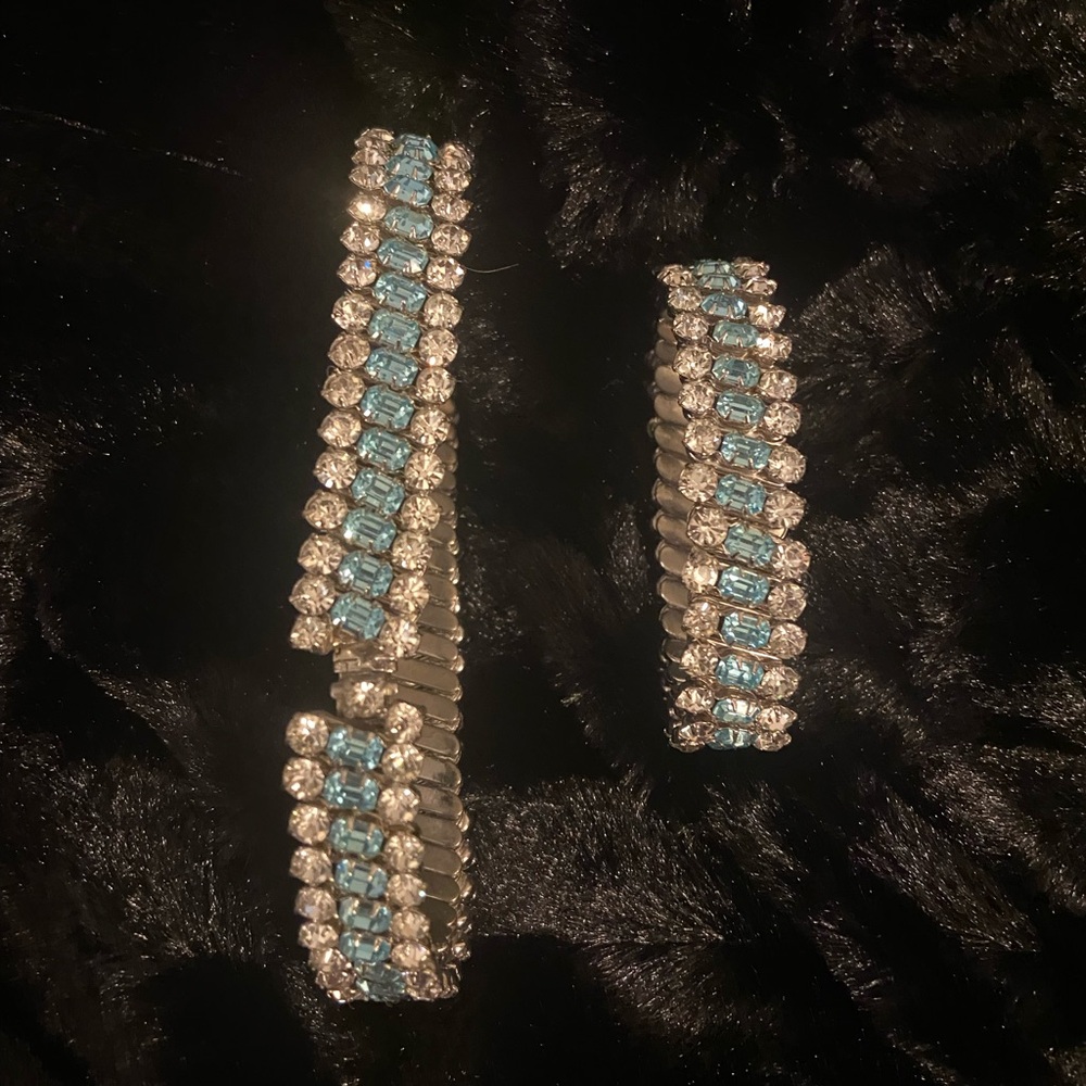 Vintage Light Blue Rhinestone Choker Necklace & Bracelet Set look @ the video - Picture 13 of 17